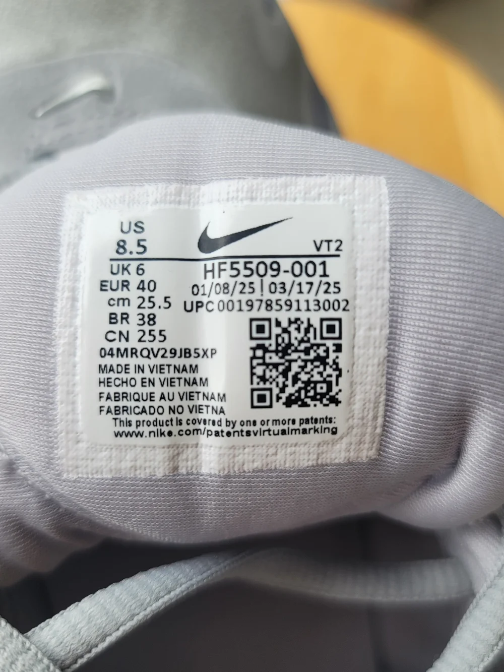 NWOT Nike AirMax Dn8 Gray Metallic Runner Sneakers. 8.5 Womens. 7 Mens. Boxed